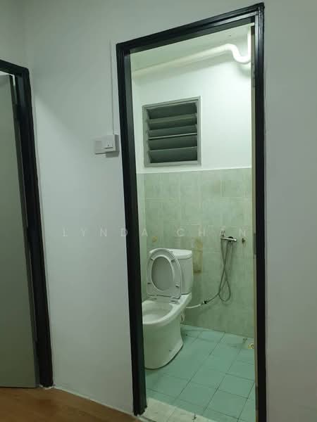 Pangsapuri untuk Disewa di Jelutong Park - Lynda Chan - Bathroom - PropertyGuru.com.my