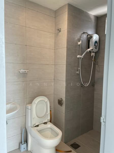 Service Residence for Sale at KL Traders Square - Yanny Siow - Bathroom - PropertyGuru.com.my