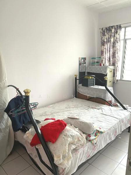 2-storey Terraced House for Sale in Taman Pinggiran Putra (Seri Kembangan) - Brandon Yee - Bedroom - PropertyGuru.com.my