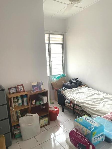 2-storey Terraced House for Sale in Taman Pinggiran Putra (Seri Kembangan) - Brandon Yee - Bedroom - PropertyGuru.com.my