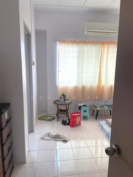 2-storey Terraced House for Sale in Taman Pinggiran Putra (Seri Kembangan) - Brandon Yee - Interior - PropertyGuru.com.my