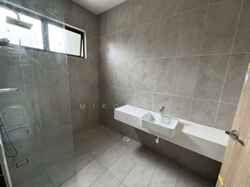 Rumah Teres 2-Tingkat untuk Disewa di Bandar Kinrara Seksyen 8 (Bandar Kinrara) - Miko Lew - Bathroom - PropertyGuru.com.my