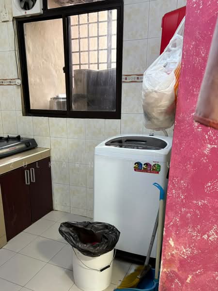 Rumah Flat untuk Disewa di Mesra Ria - Muhammad Zulkarnain Nur Salim - Kitchen - PropertyGuru.com.my