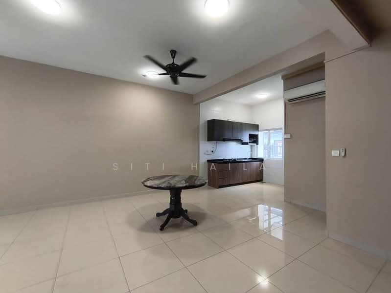 2-storey Terraced House for Sale in Cyberjaya (Selangor) - Siti Haila - Living Room - PropertyGuru.com.my