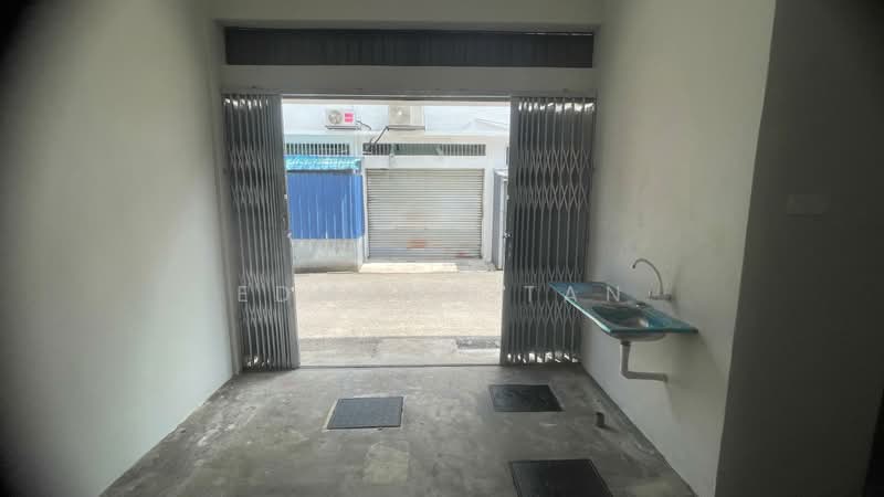 Shop / Office for Rent in Port Dickson (Negeri Sembilan) - Edmund Tan - Entrance - PropertyGuru.com.my