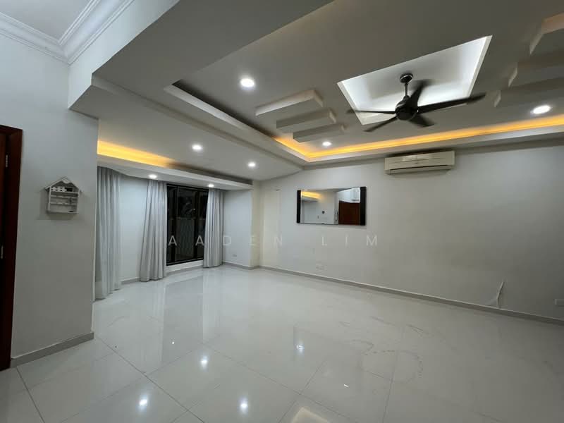 Rumah Teres untuk Dijual di Bandar Putra Permai (Seri Kembangan) - Aaden Lim - Living Room - PropertyGuru.com.my