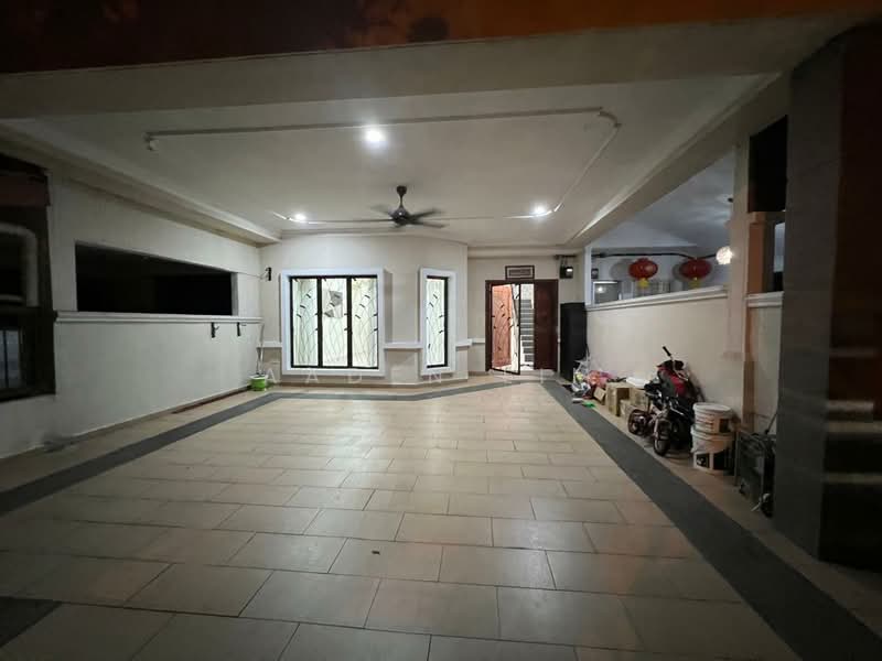 Rumah Teres untuk Dijual di Bandar Putra Permai (Seri Kembangan) - Aaden Lim - Entrance - PropertyGuru.com.my