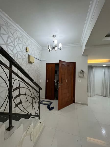 Rumah Teres untuk Dijual di Bandar Putra Permai (Seri Kembangan) - Aaden Lim - Entrance - PropertyGuru.com.my