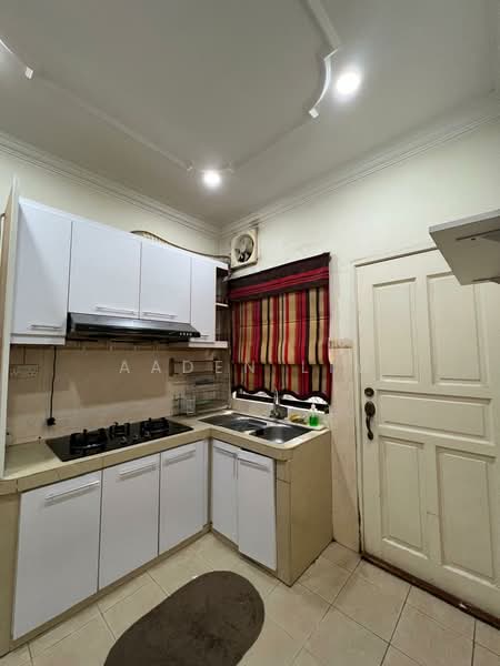 Rumah Teres untuk Dijual di Bandar Putra Permai (Seri Kembangan) - Aaden Lim - Kitchen - PropertyGuru.com.my
