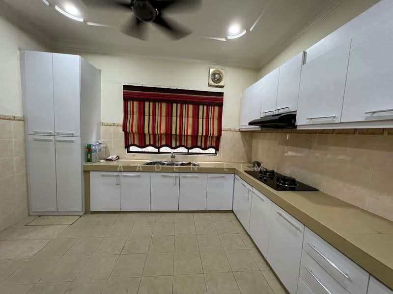 Rumah Teres untuk Dijual di Bandar Putra Permai (Seri Kembangan) - Aaden Lim - Kitchen - PropertyGuru.com.my