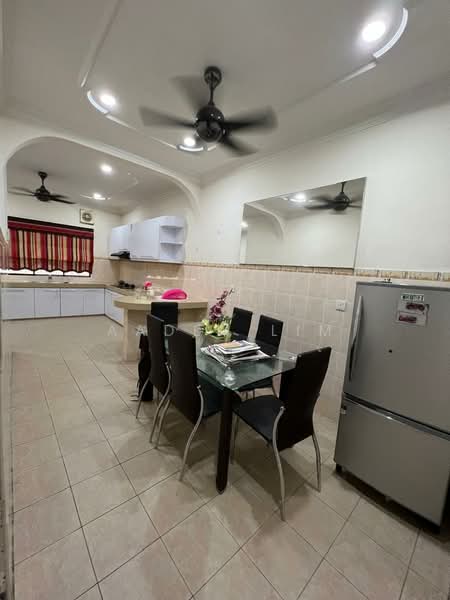 Rumah Teres untuk Dijual di Bandar Putra Permai (Seri Kembangan) - Aaden Lim - Dining Room - PropertyGuru.com.my