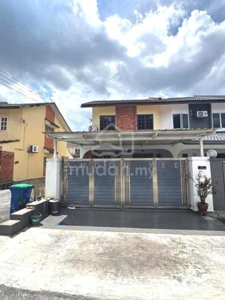 2-storey Terraced House for Sale in Taman Universiti Indah (Seri Kembangan) - Brandon Yee - Exterior - PropertyGuru.com.my