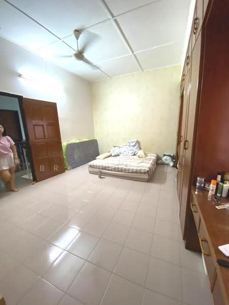 2-storey Terraced House for Sale in Taman Universiti Indah (Seri Kembangan) - Brandon Yee - Bedroom - PropertyGuru.com.my