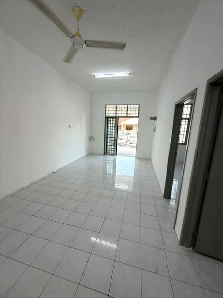 1-storey Terraced House for Sale in Bandar Putra (Kulai) - Danny See - Interior - PropertyGuru.com.my