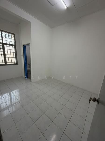 1-storey Terraced House for Sale in Bandar Putra (Kulai) - Danny See - Interior - PropertyGuru.com.my