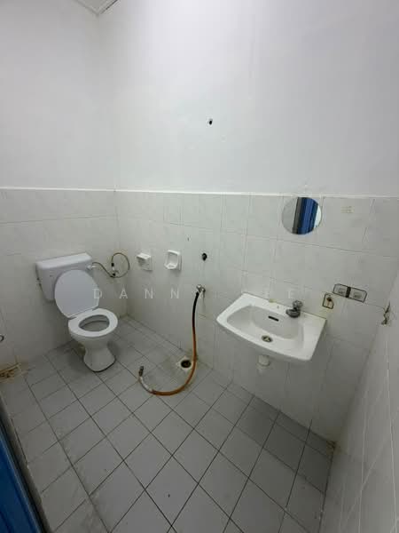 1-storey Terraced House for Sale in Bandar Putra (Kulai) - Danny See - Bathroom - PropertyGuru.com.my