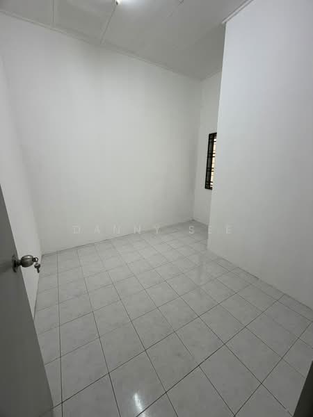 1-storey Terraced House for Sale in Bandar Putra (Kulai) - Danny See - Interior - PropertyGuru.com.my