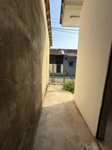 1-storey Terraced House for Sale in Bandar Putra (Kulai) - Danny See - Exterior - PropertyGuru.com.my