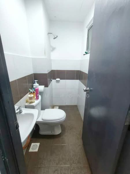 Apartment for Sale at Residensi Hijauan Lumayan - FM Hong - Bathroom - PropertyGuru.com.my