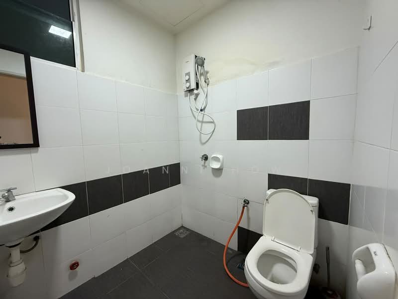 Kondominium untuk Disewa di Kenanga Residence - Joanne How - Bathroom - PropertyGuru.com.my