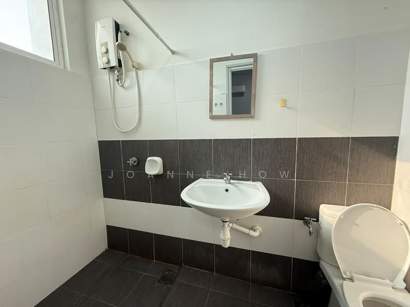 Kondominium untuk Disewa di Kenanga Residence - Joanne How - Bathroom - PropertyGuru.com.my