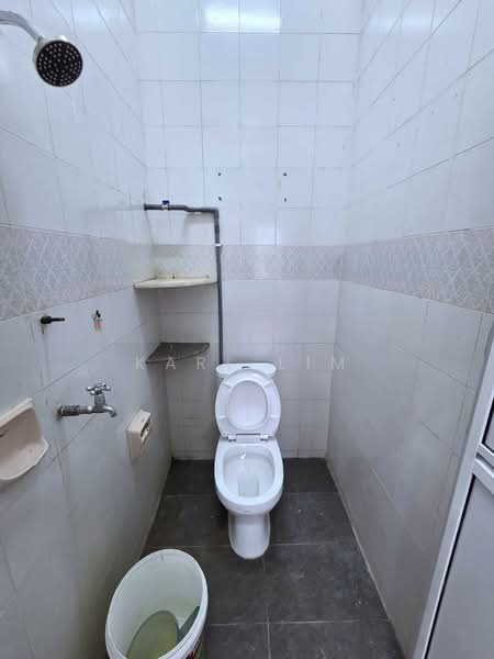 2-storey Terraced House for Sale in Taman Johor Jaya (Johor Bahru) - Karl Lim - Bathroom - PropertyGuru.com.my