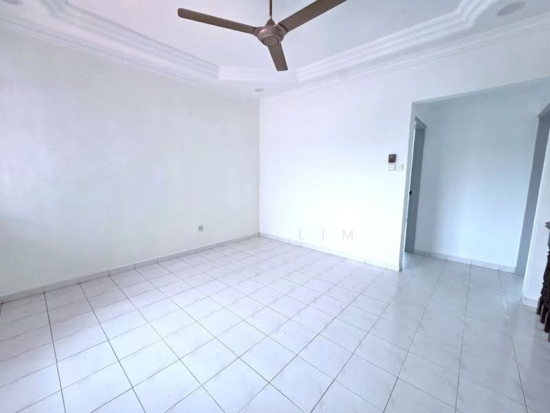 2-storey Terraced House for Sale in Taman Johor Jaya (Johor Bahru) - Karl Lim - Living Room - PropertyGuru.com.my