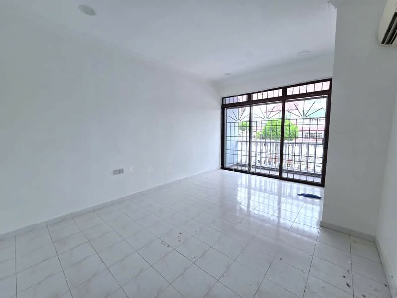 2-storey Terraced House for Sale in Taman Johor Jaya (Johor Bahru) - Karl Lim - Living Room - PropertyGuru.com.my