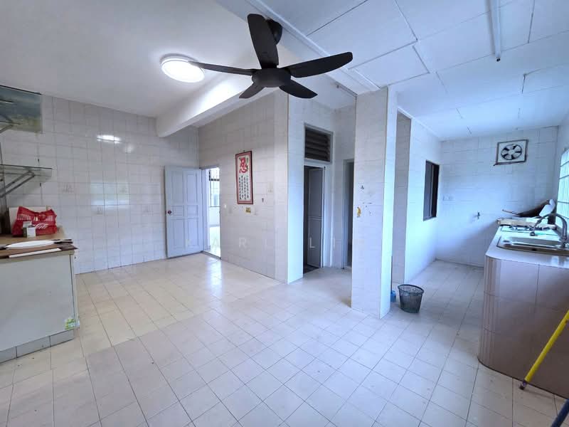 2-storey Terraced House for Sale in Taman Johor Jaya (Johor Bahru) - Karl Lim - Kitchen - PropertyGuru.com.my