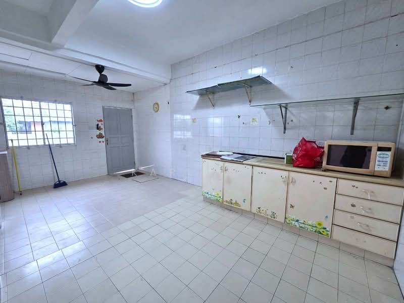 2-storey Terraced House for Sale in Taman Johor Jaya (Johor Bahru) - Karl Lim - Kitchen - PropertyGuru.com.my