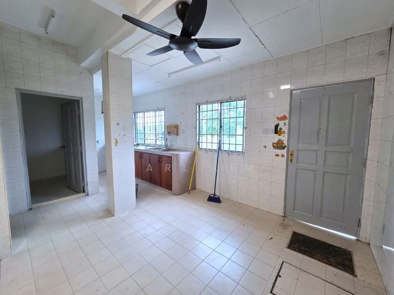 2-storey Terraced House for Sale in Taman Johor Jaya (Johor Bahru) - Karl Lim - Kitchen - PropertyGuru.com.my