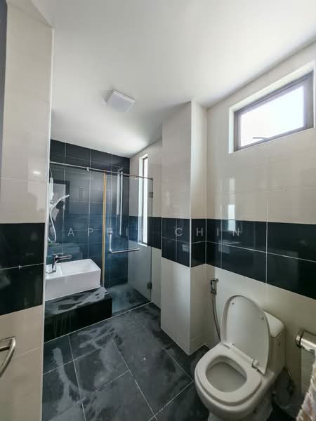 Service Residence for Rent at D'Inspire Residence (Inspira Bestari) - April Chin - Bathroom - PropertyGuru.com.my