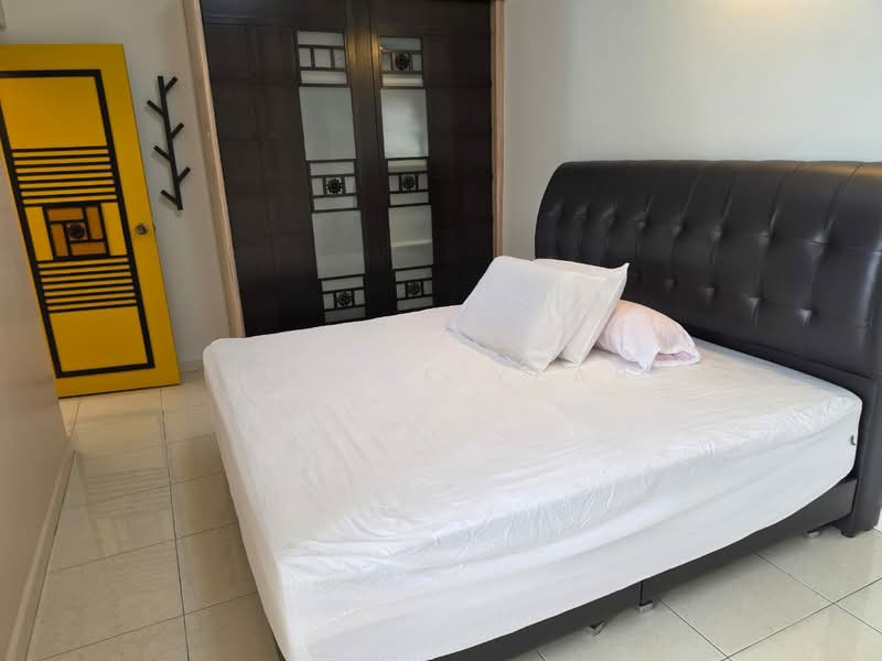 Kondominium untuk Dijual di Putra Marine Resort - Jerene Yeap - Bedroom - PropertyGuru.com.my