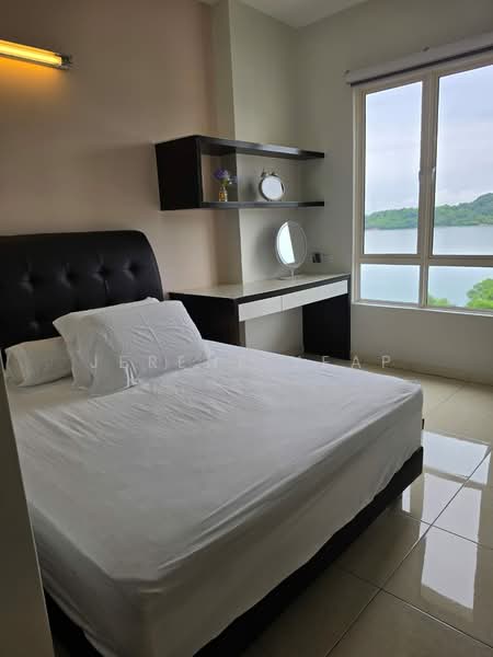 Kondominium untuk Dijual di Putra Marine Resort - Jerene Yeap - Bedroom - PropertyGuru.com.my