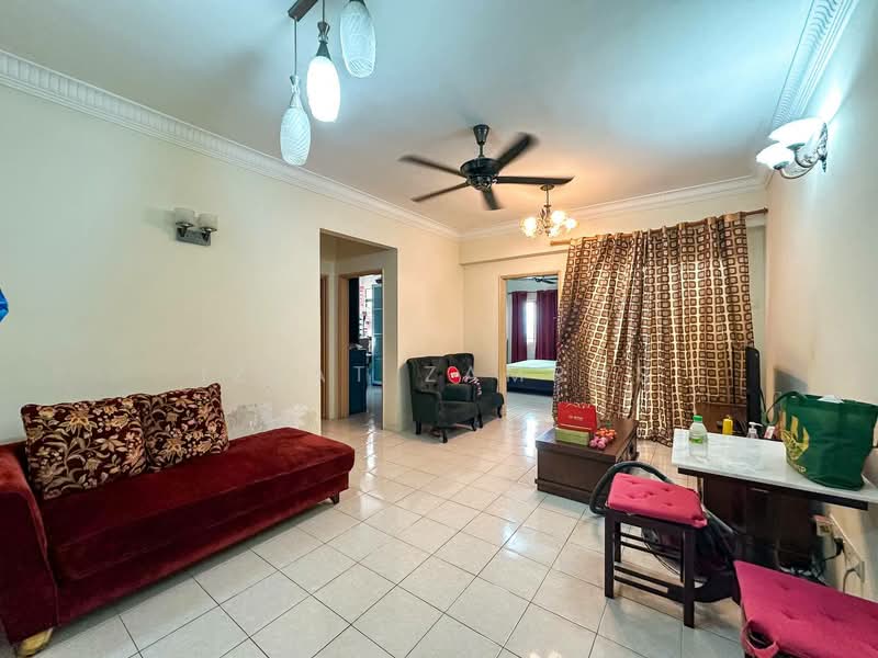 Apartment for Sale at Pangsapuri Permai Puteri - Izzat Zamros - Living Room - PropertyGuru.com.my