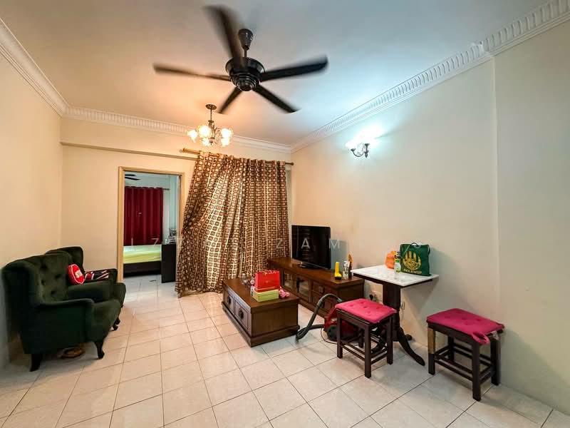 Apartment for Sale at Pangsapuri Permai Puteri - Izzat Zamros - Living Room - PropertyGuru.com.my