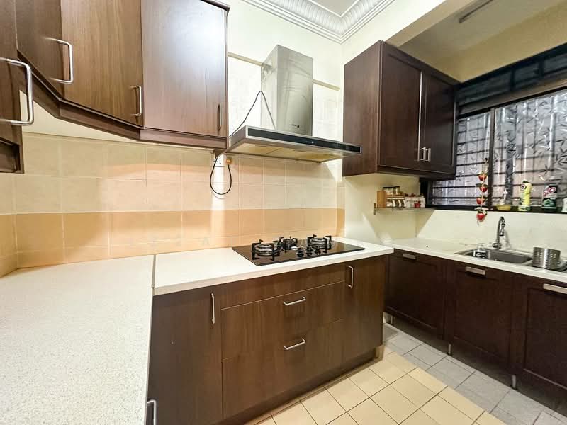 Apartment for Sale at Pangsapuri Permai Puteri - Izzat Zamros - Kitchen - PropertyGuru.com.my