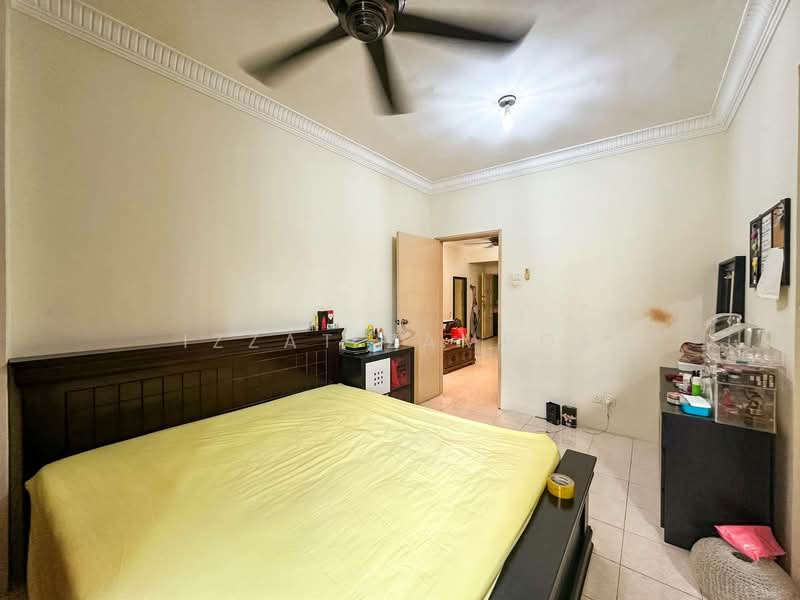 Apartment for Sale at Pangsapuri Permai Puteri - Izzat Zamros - Bedroom - PropertyGuru.com.my