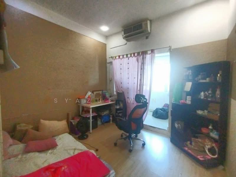 2-storey Terraced House for Sale in Taman Lestari Putra (Seri Kembangan) - Syazue Wanie - Bedroom - PropertyGuru.com.my