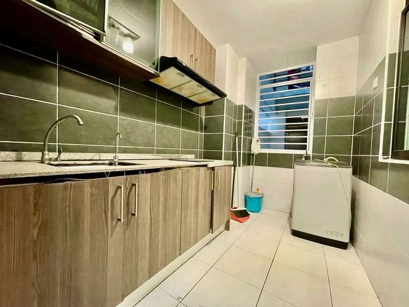 Service Residence for Rent at D'Inspire Residence (Inspira Bestari) - Vincent Tea - Kitchen - PropertyGuru.com.my