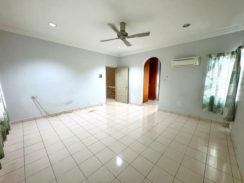Semi-Detached House for Sale in Ampang (Selangor) - Izzat Zamros - PropertyGuru.com.my