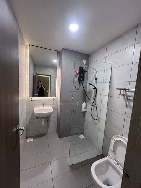 Kediaman Servis untuk Disewa di SKS Habitat - Ken Sim - Bathroom - PropertyGuru.com.my