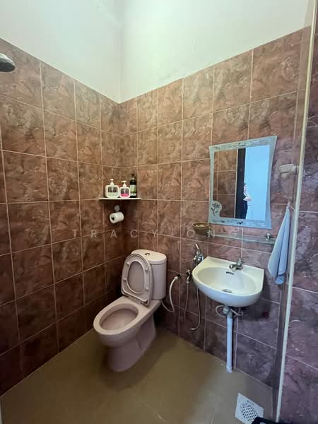 2-storey Terraced House for Sale in Taman Setia Indah (Tebrau) - Tracy Ong - Bathroom - PropertyGuru.com.my