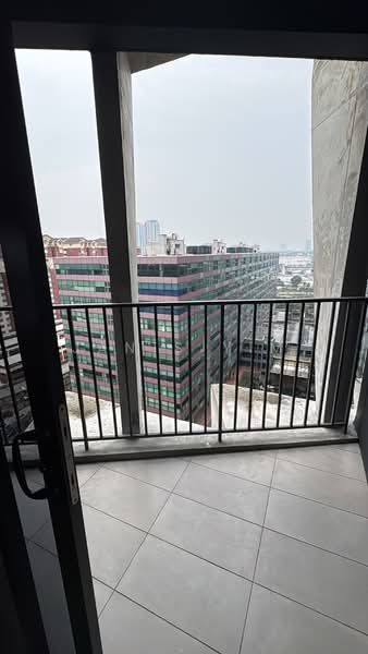 Kediaman Servis untuk Disewa di YOLO Signature Suites - Janis Yim - Balcony - PropertyGuru.com.my