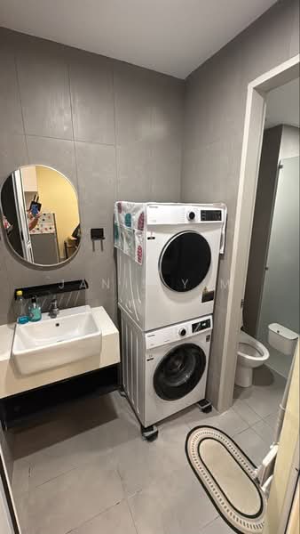 Kediaman Servis untuk Disewa di YOLO Signature Suites - Janis Yim - Bathroom - PropertyGuru.com.my