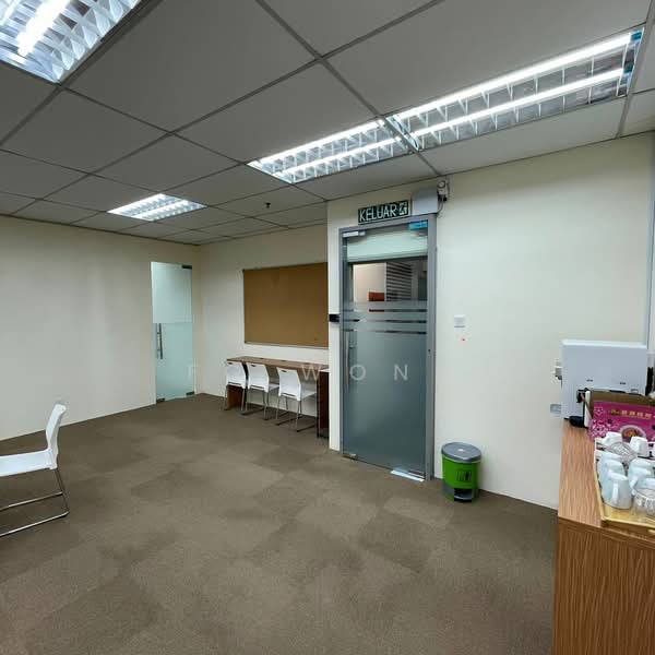 Shop / Office untuk Dijual di Pusat Bandar Puchong (Puchong) - FC Wong - Interior of Setiawalk Office - PropertyGuru.com.my