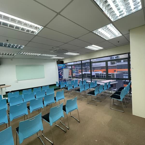 Shop / Office untuk Dijual di Pusat Bandar Puchong (Puchong) - FC Wong - Interior of Setiawalk Office - PropertyGuru.com.my