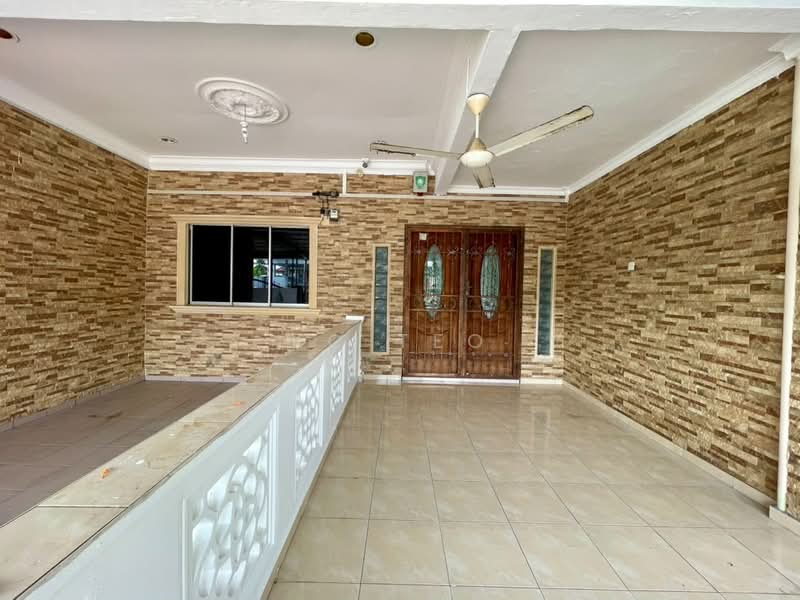 1-storey Terraced House for Sale in Taman Pulai Emas (Kulai) - Kc Teo - Entrance - PropertyGuru.com.my