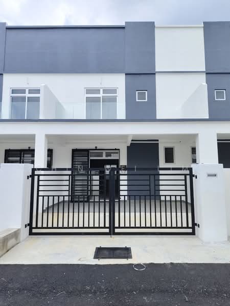 Rumah Teres 2-Tingkat untuk Dijual di Taman Mengkibol (Kluang) - Chin Wei Lim - PropertyGuru.com.my