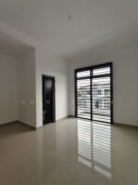 Rumah Teres 2-Tingkat untuk Dijual di Taman Mengkibol (Kluang) - Chin Wei Lim - PropertyGuru.com.my